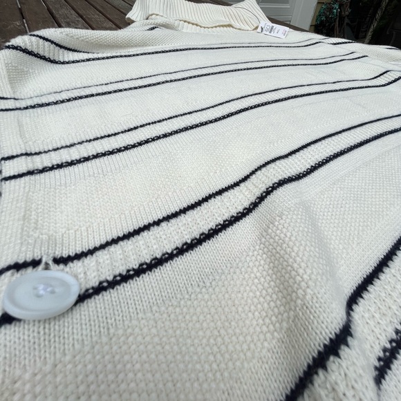 NWT poncho - Picture 5 of 13